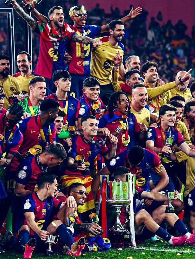 西甲-赛季三杀!凯西绝杀罗贝托破门 巴萨2-1逆转皇马 西甲-赛季三杀!凯西绝杀罗贝托破门 巴萨2-1逆转皇马